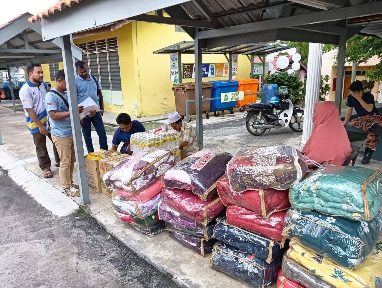 MBI salur bantuan awal ringan beban mangsa banjir tiga PPS