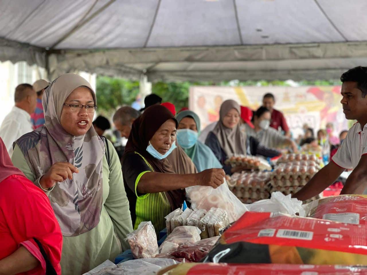 Peluang beli barangan murah di sembilan lokasi termasuk Segi Fresh hari ini