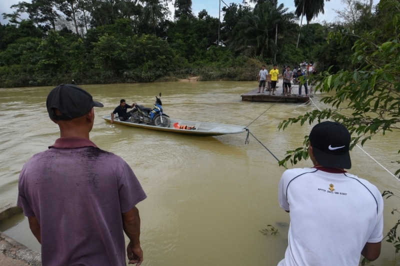Residents in almost 10 villages in chenulang brace for more floods