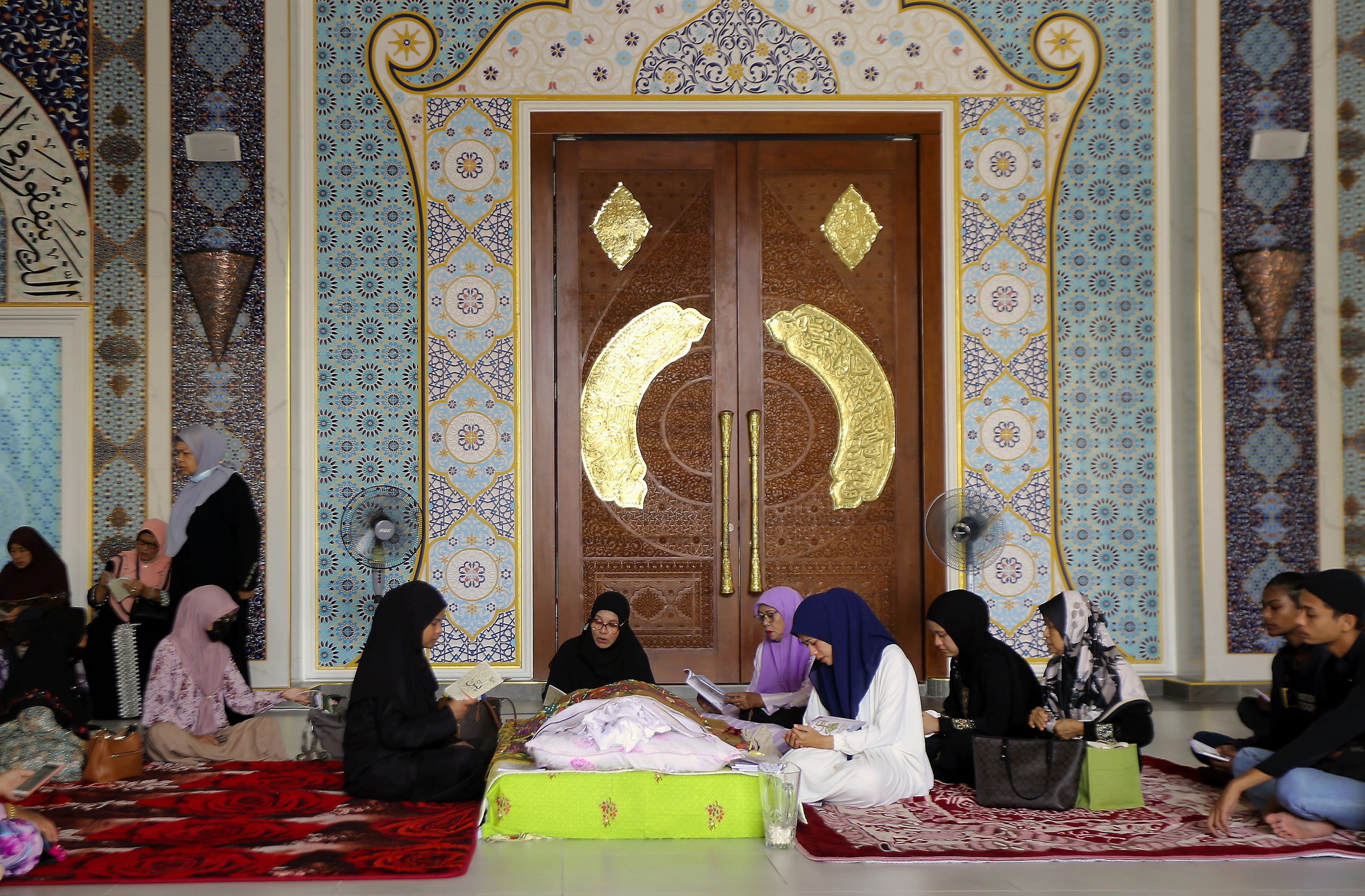 Jenazah penyanyi M Daud Kilau selamat dikebumikan