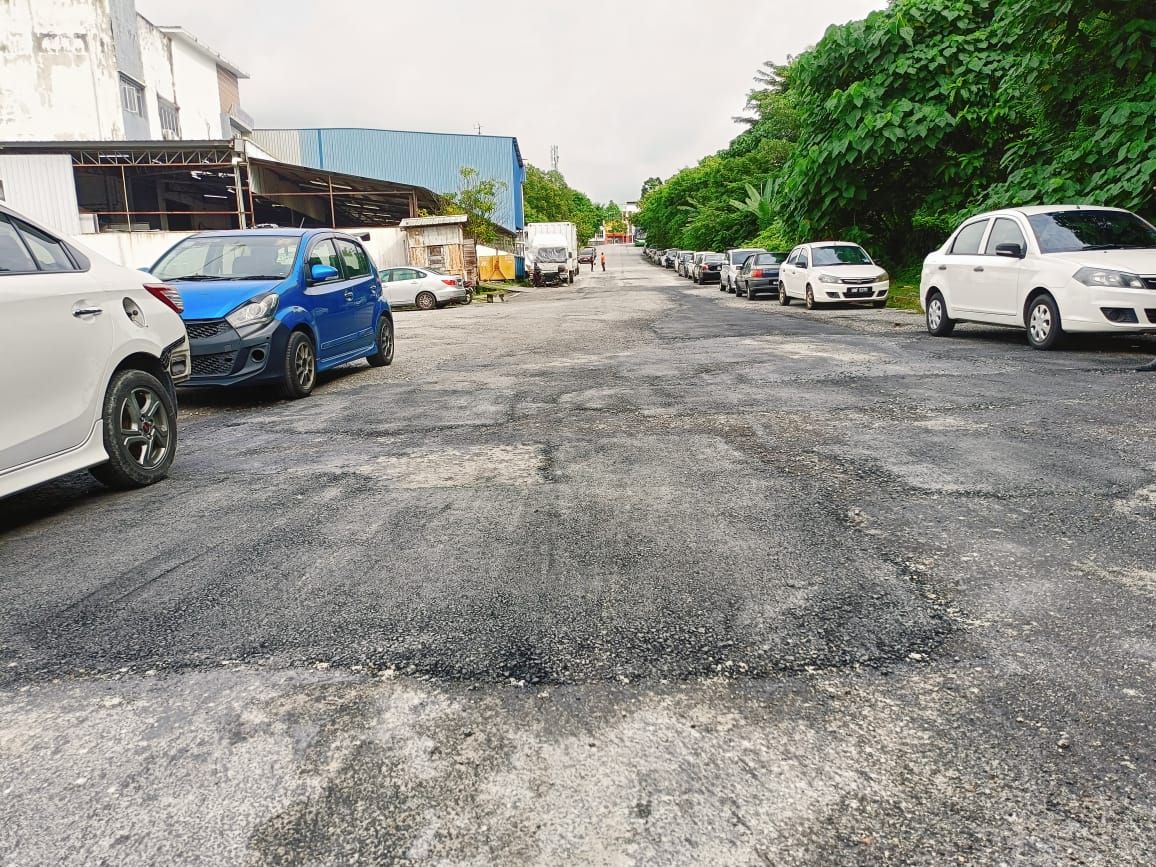 加影市会将接管COM工业园2  助铺烂路建排水沟