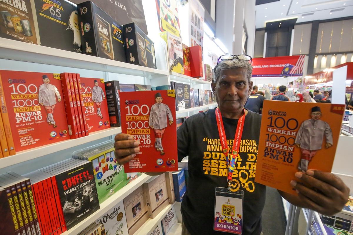 Buku 100 Warkah 1,000 Impian Anwar PM-10 jadi rebutan pengunjung pesta buku