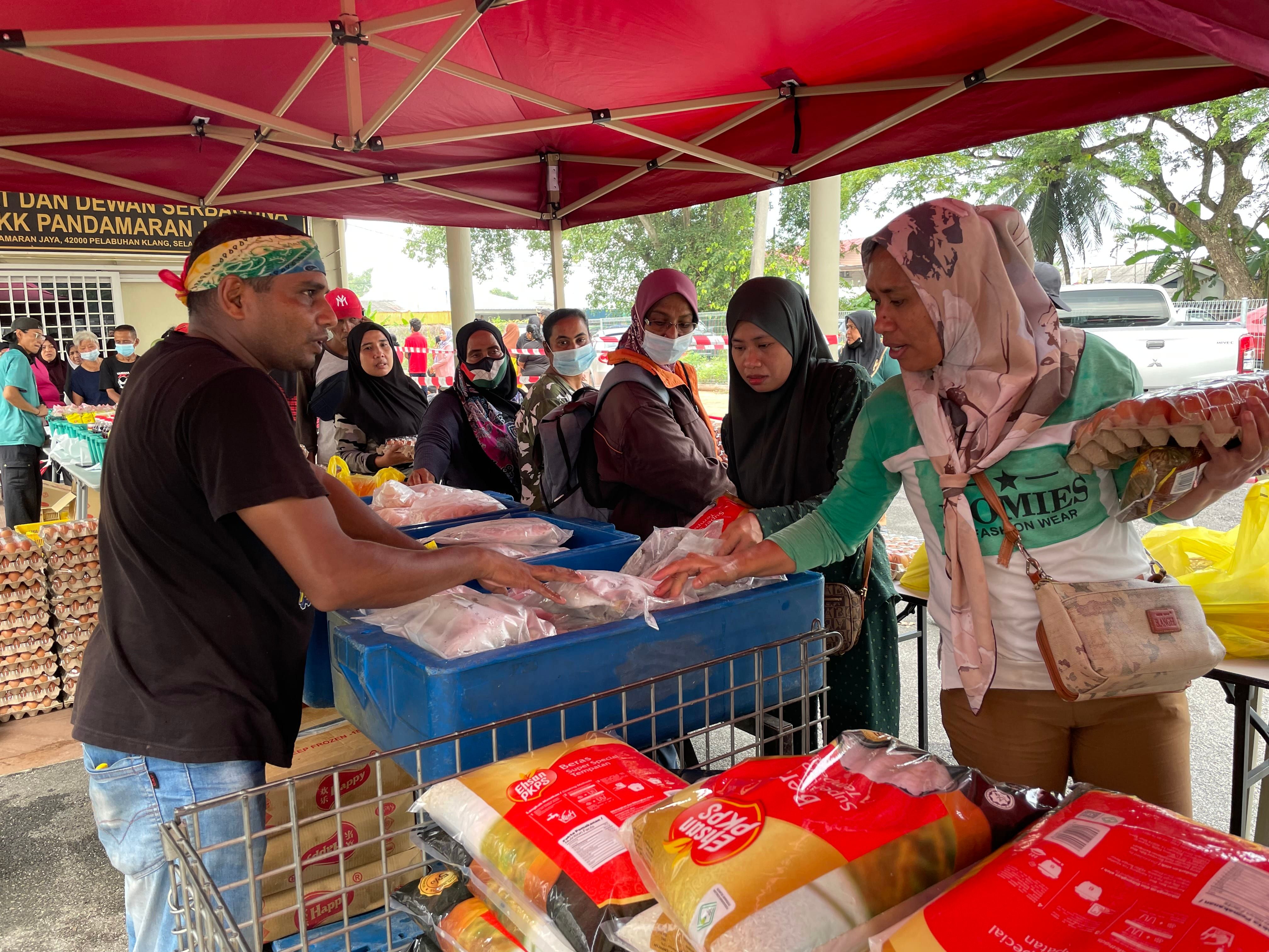 Kunjungi tiga lokasi jualan barangan dapur murah hari ini