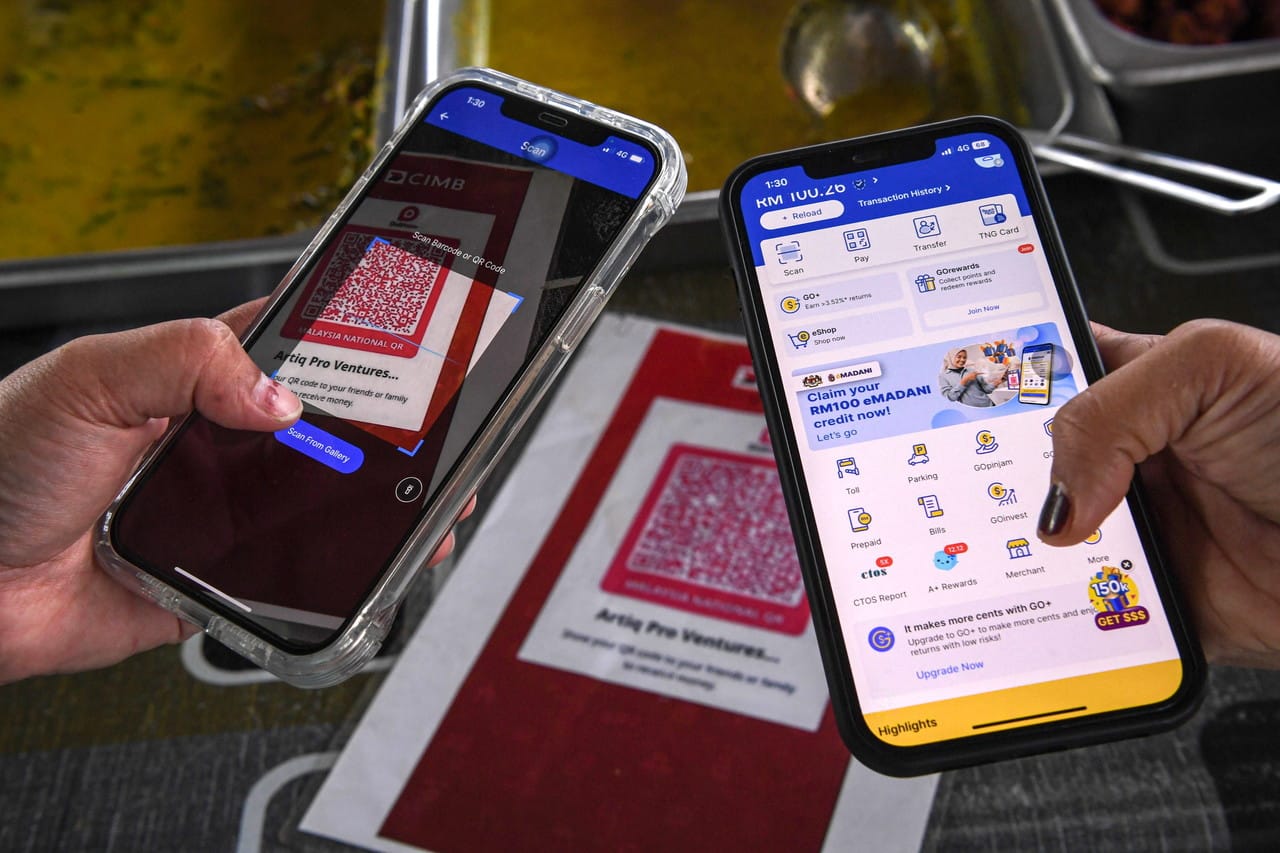 Rakyat mula manfaat pemberian RM100 eMadani, beli barangan keperluan