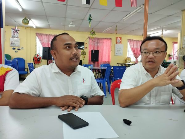 近日住家门前若有人养牛 可通知莲花苑团队行动