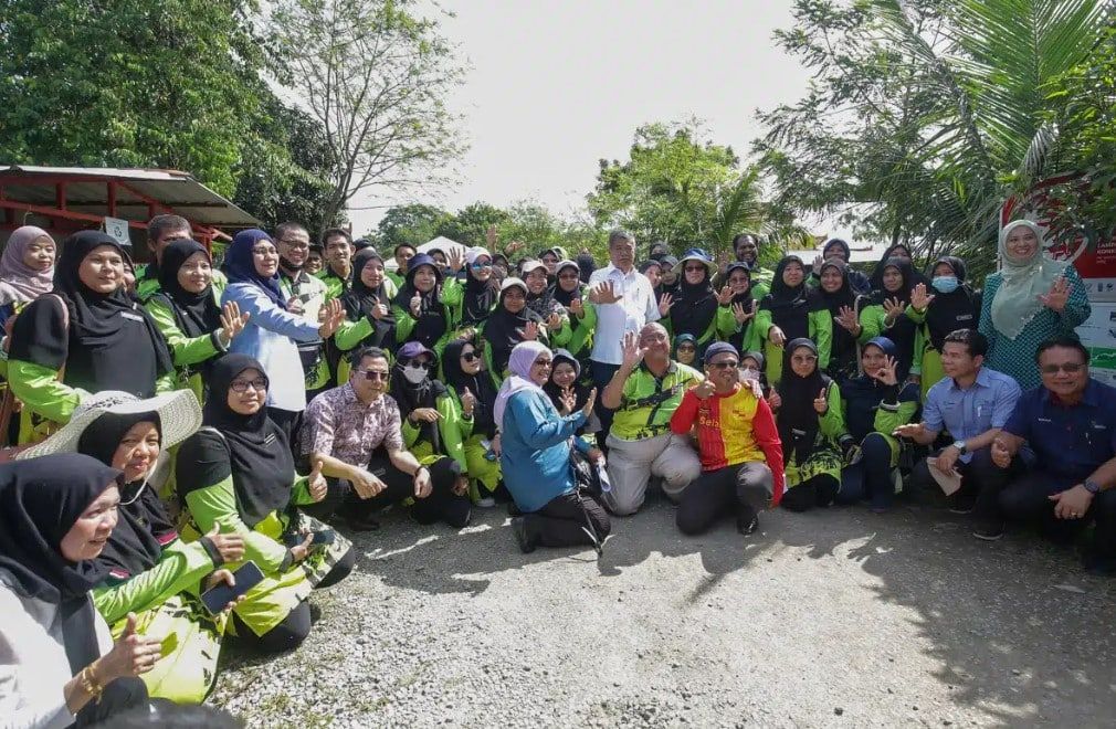 社区菜园栽2400棵树木 市议会主席赞AU2组屋睦邻计划