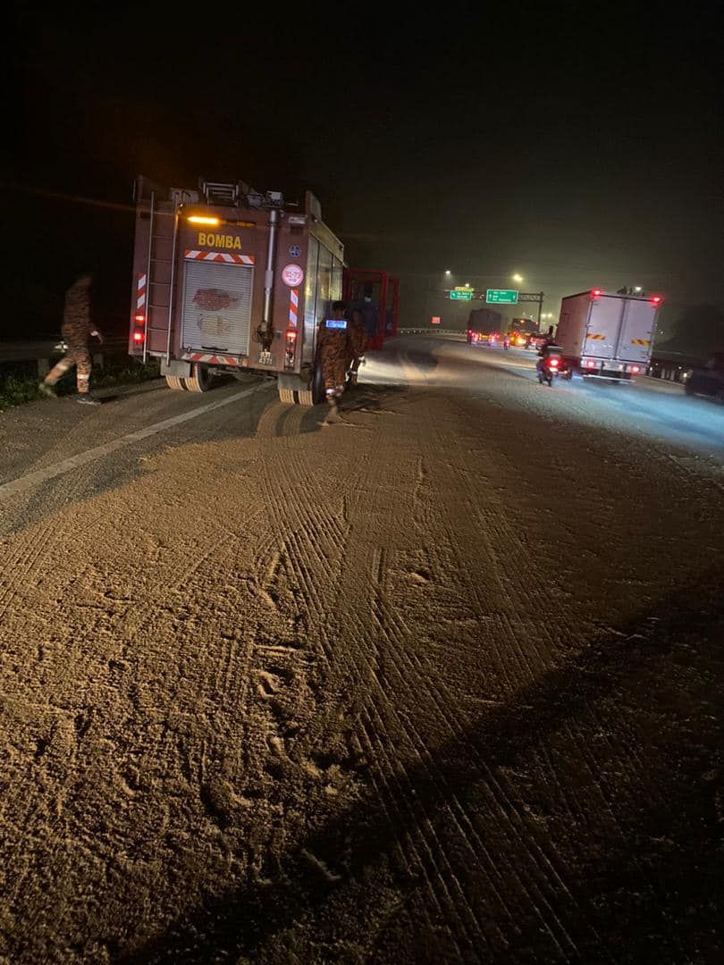 罗里车祸促液体胶外泄   各造迅速应对.水供不受影响