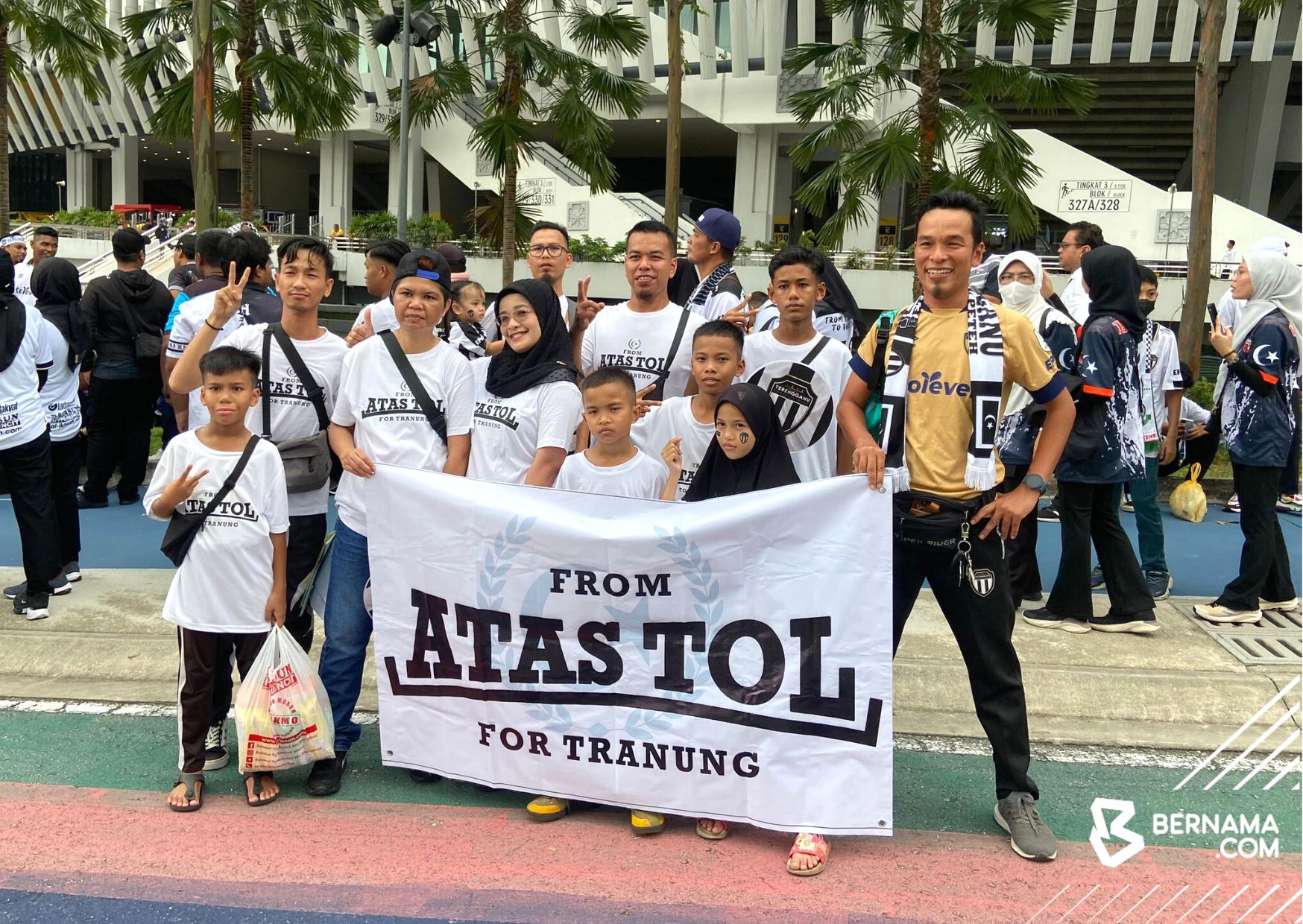 Final Piala Malaysia: Penyokong Harimau Selatan, Penyu banjiri Stadium Nasional