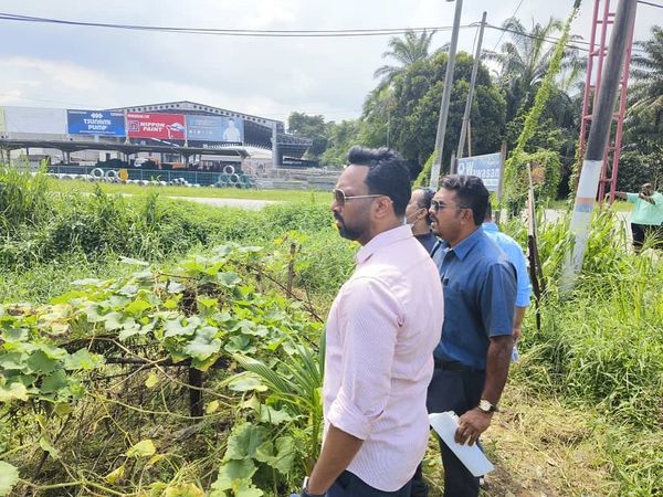 莎阿南5哩民生问题一箩筐 峇卡斯与各造实地视察寻策