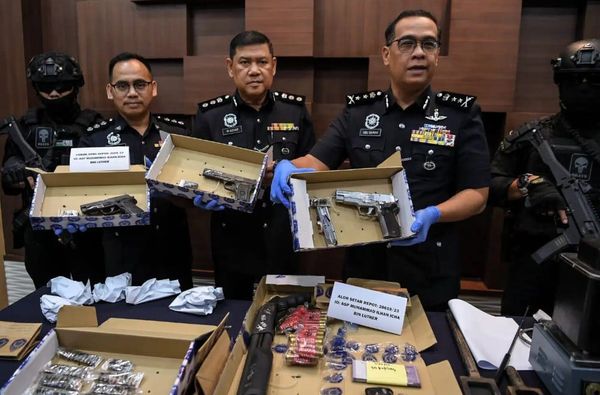 单枪匹马洗劫金店 警逮3嫌犯破7抢劫案