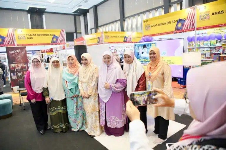 雪国际友谊计划致力翻译6国书籍