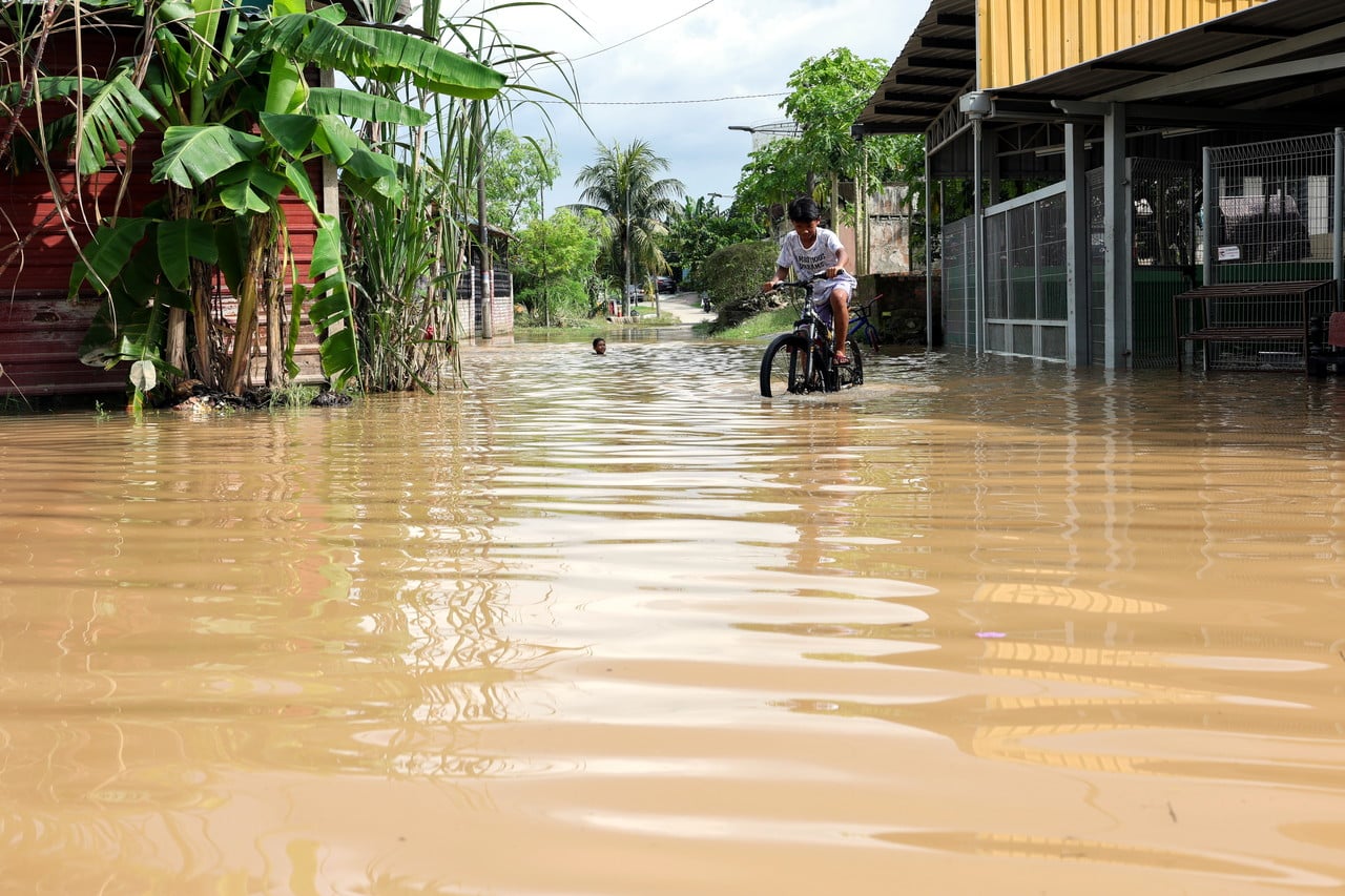 Bah: Jumlah mangsa di Kelantan berkurang, Johor naik sedikit setakat 8 malam