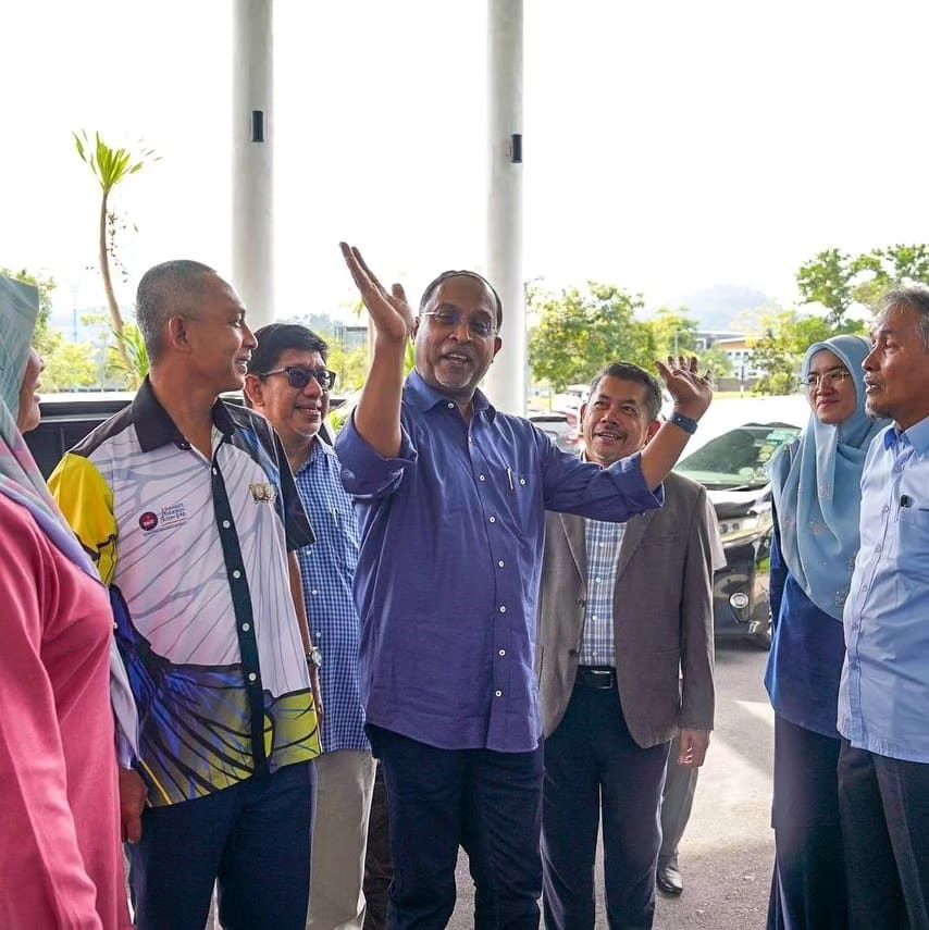 与大专讨论学生宿舍问题 赞比里：大学疫情受控制