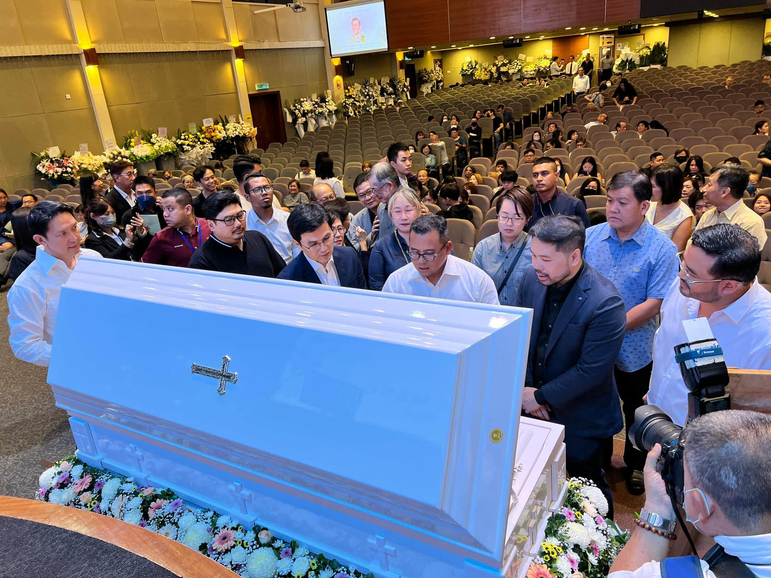 雪大臣与蓝眼领袖吊唁蔡锐明 赞对方勇敢勤劳不畏艰难