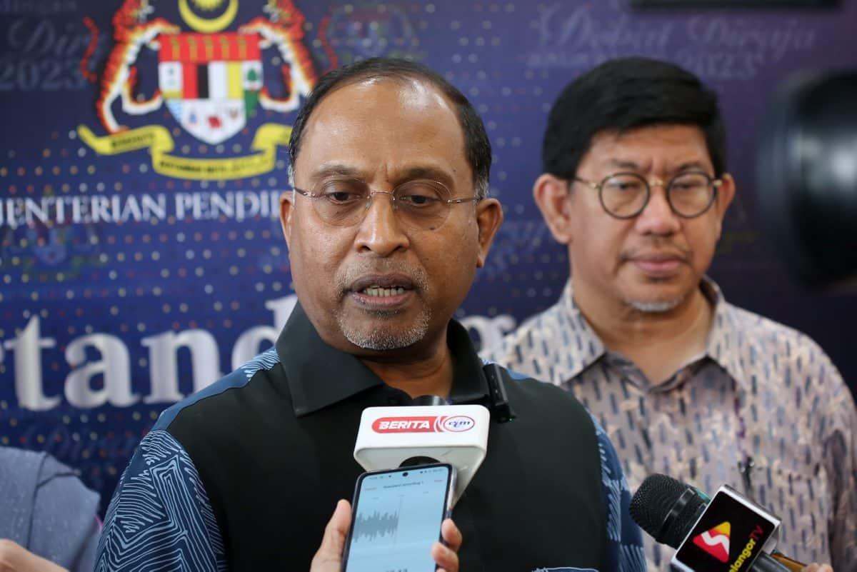Baucar buku RM100 diberi berperingkat, bakal manfaat 1.2 juta pelajar