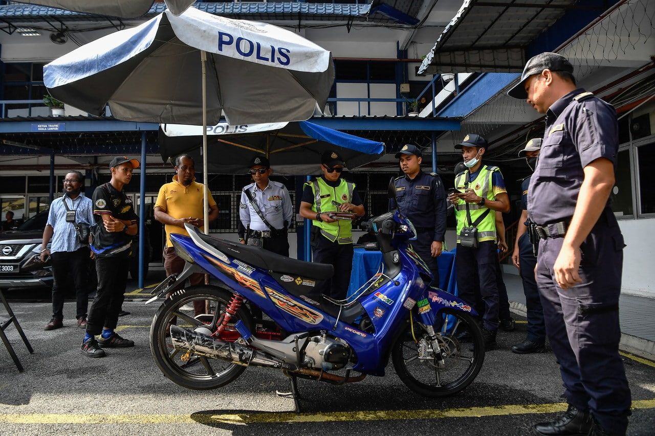 贪图速度拆摩托刹车器 警方：首都猖獗趋势堪忧
