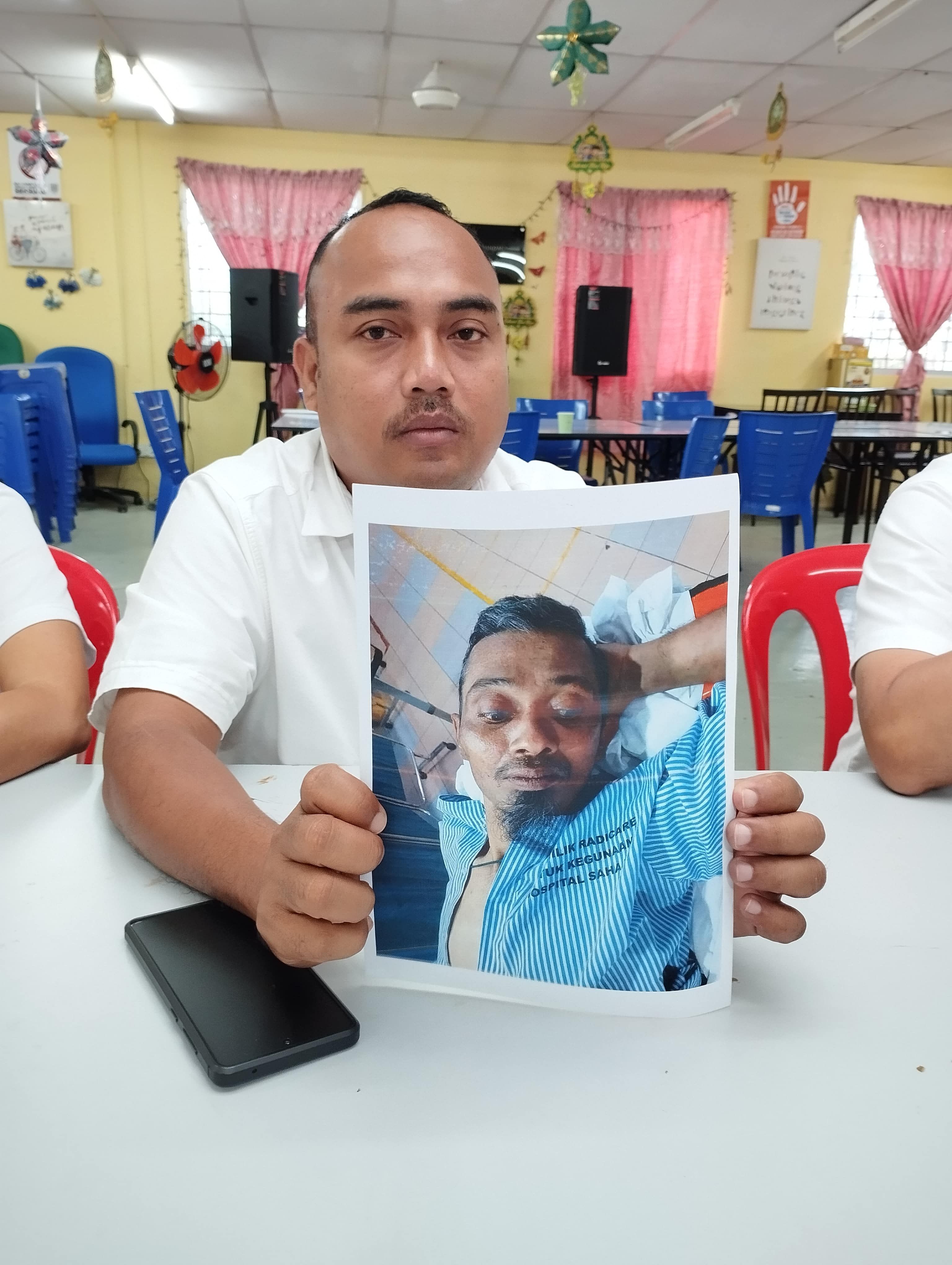 中风罗兴亚男非被救护车丢弃 反之友人蓄意带到空屋遗弃