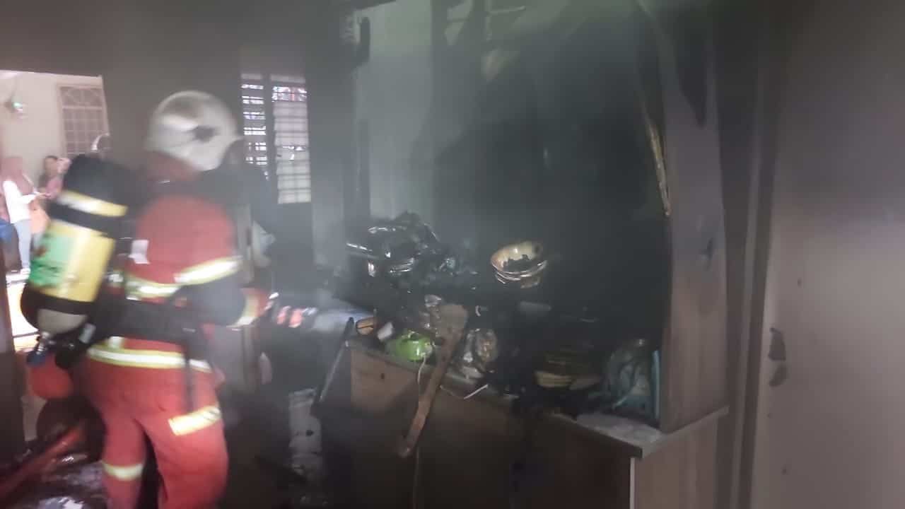 蒲种柏兰岭某组屋单位失火 所幸火势灭无人伤亡