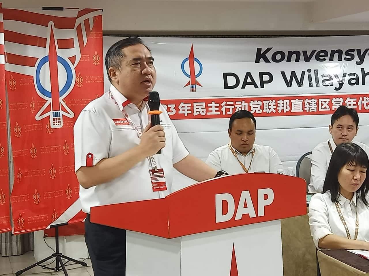 交通部拟推出电召客货车 陆兆福：提升公交服务连贯性