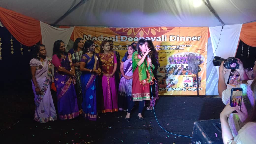 சௌஜானா பூச்சோங்,  ஸ்ரீ முருகன் வழிபாடு  சேவை  மையத்தின் 4ம் ஆண்டு  தீபாவளி    விருந்து   உபசரிப்பை  மிக சிறப்பாக  நடத்தியது.