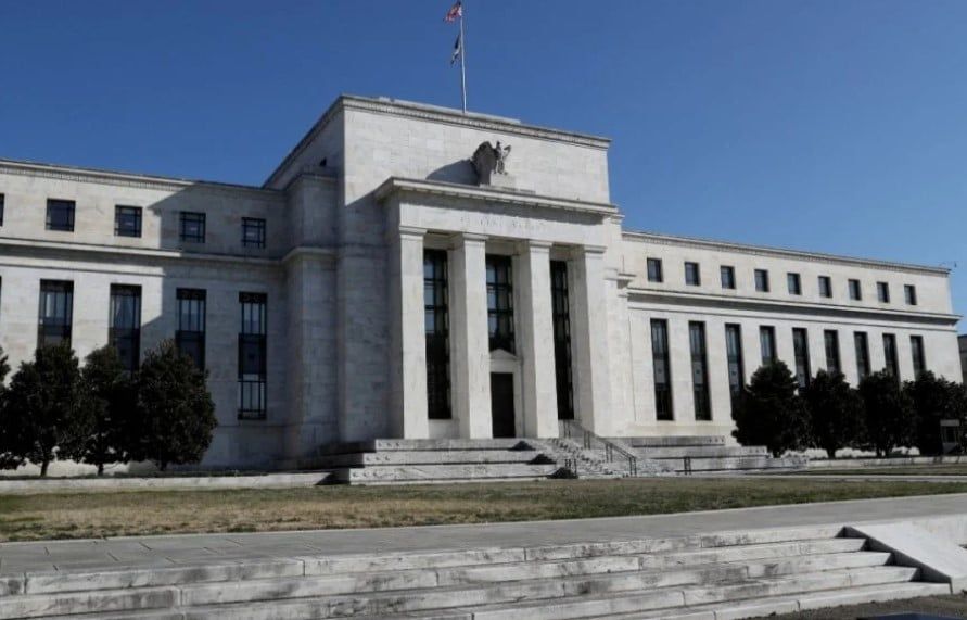 美联储维持联邦基金利率目标区间不变