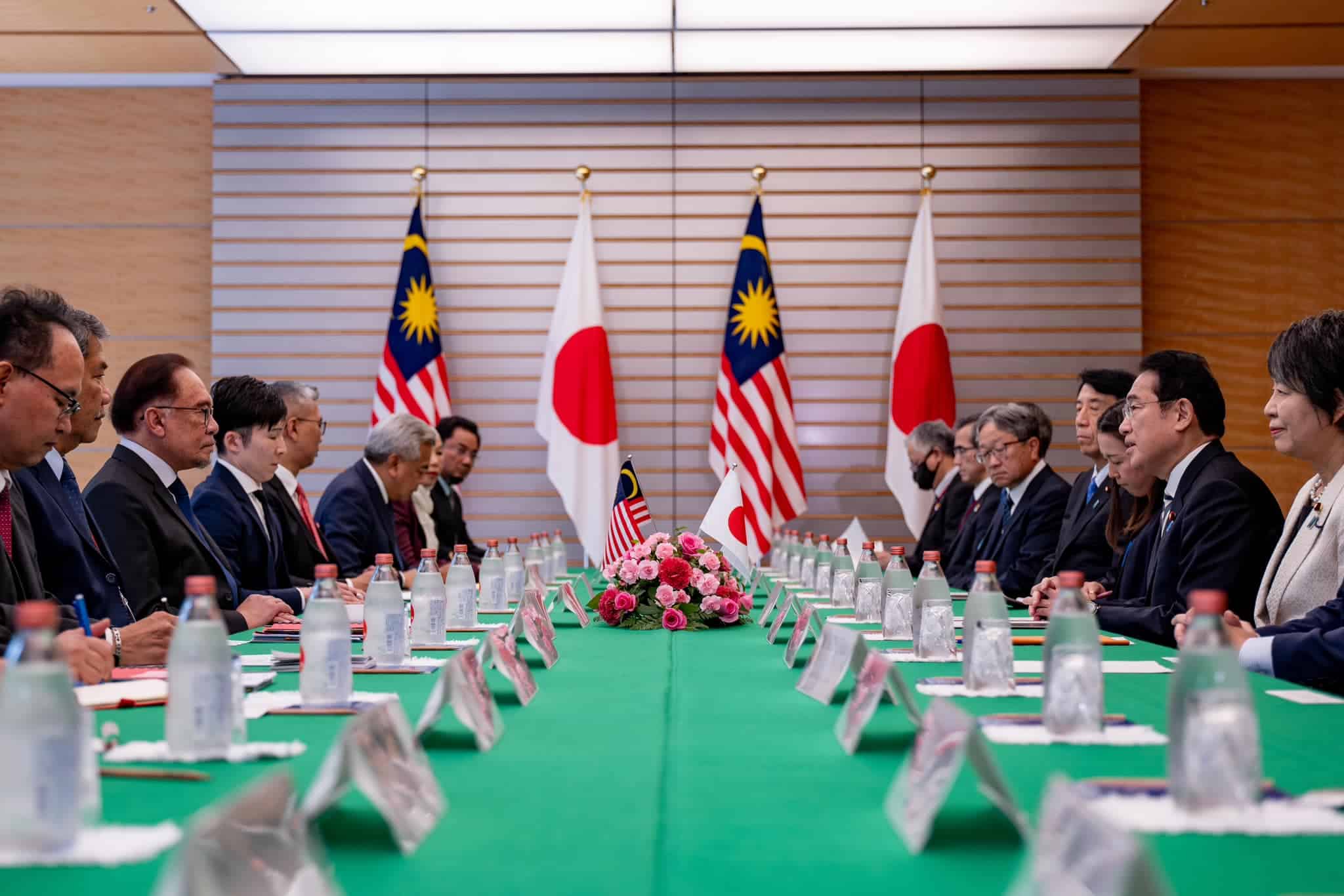 Malaysia has clear policies to forge ahead, PM tells Japanese investors
