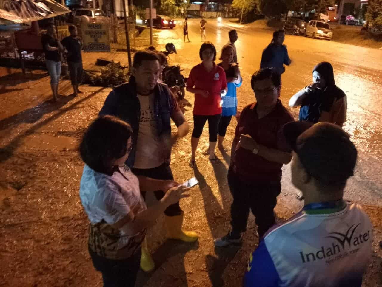 梳邦再也市长勘察灾区  寻策解蒲种再也拉央拉央路水患