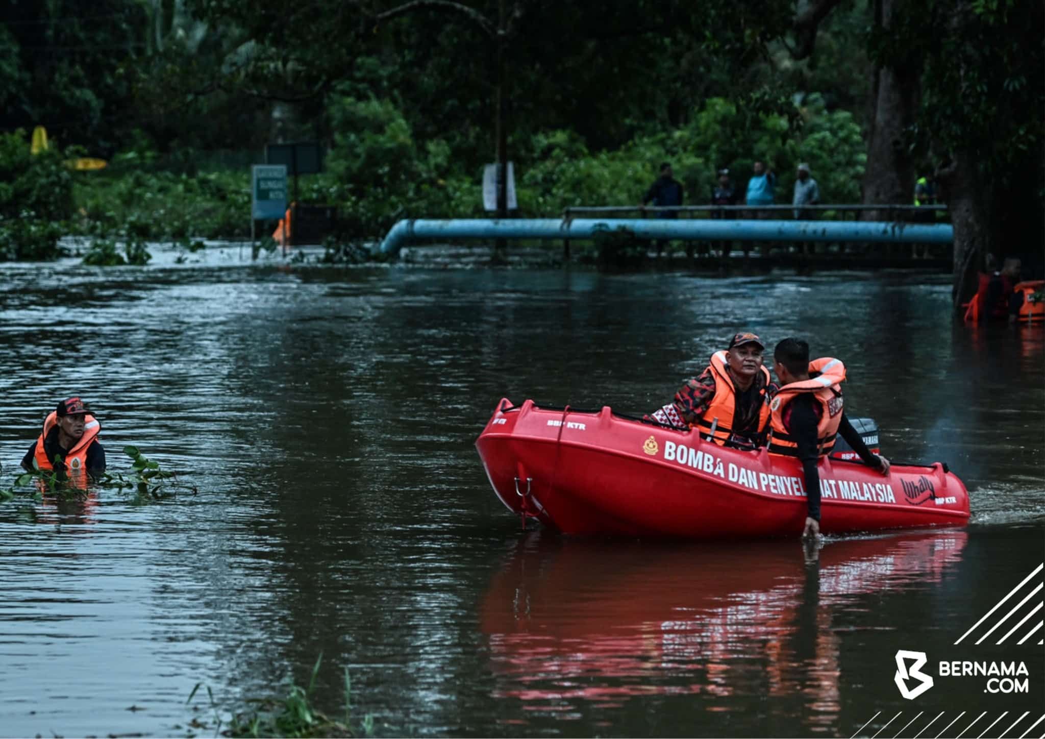 Kanak-kanak tergelincir dalam sungai ketika main air ditemukan lemas