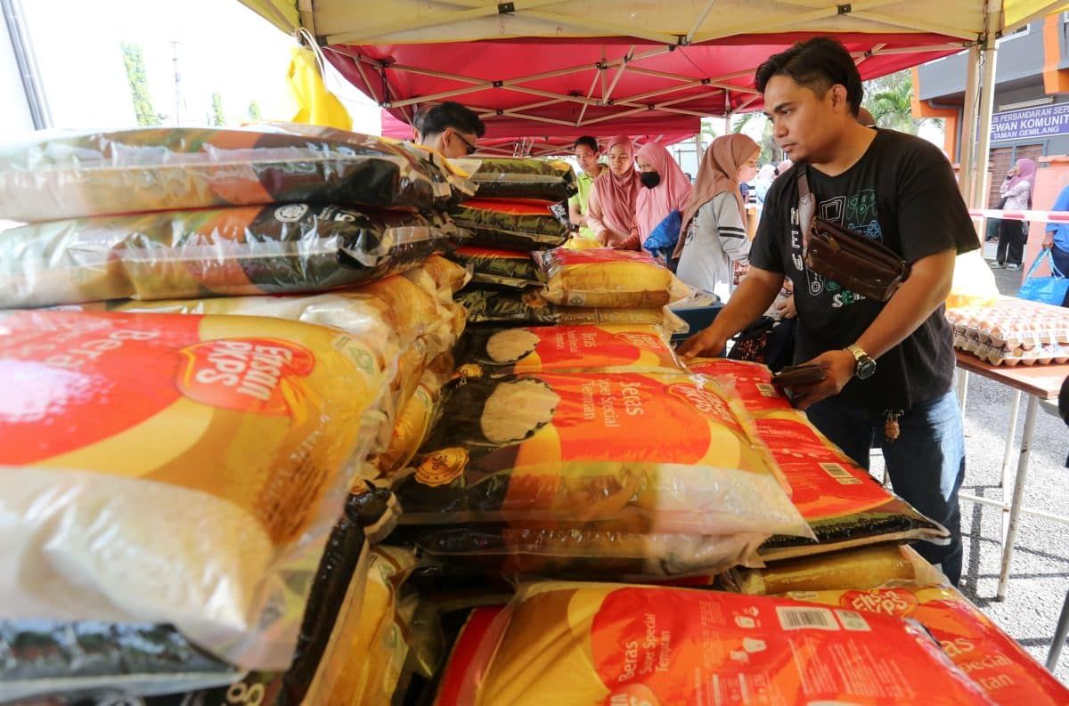 Dengkil antara empat lokasi jualan murah barang dapur hari ini