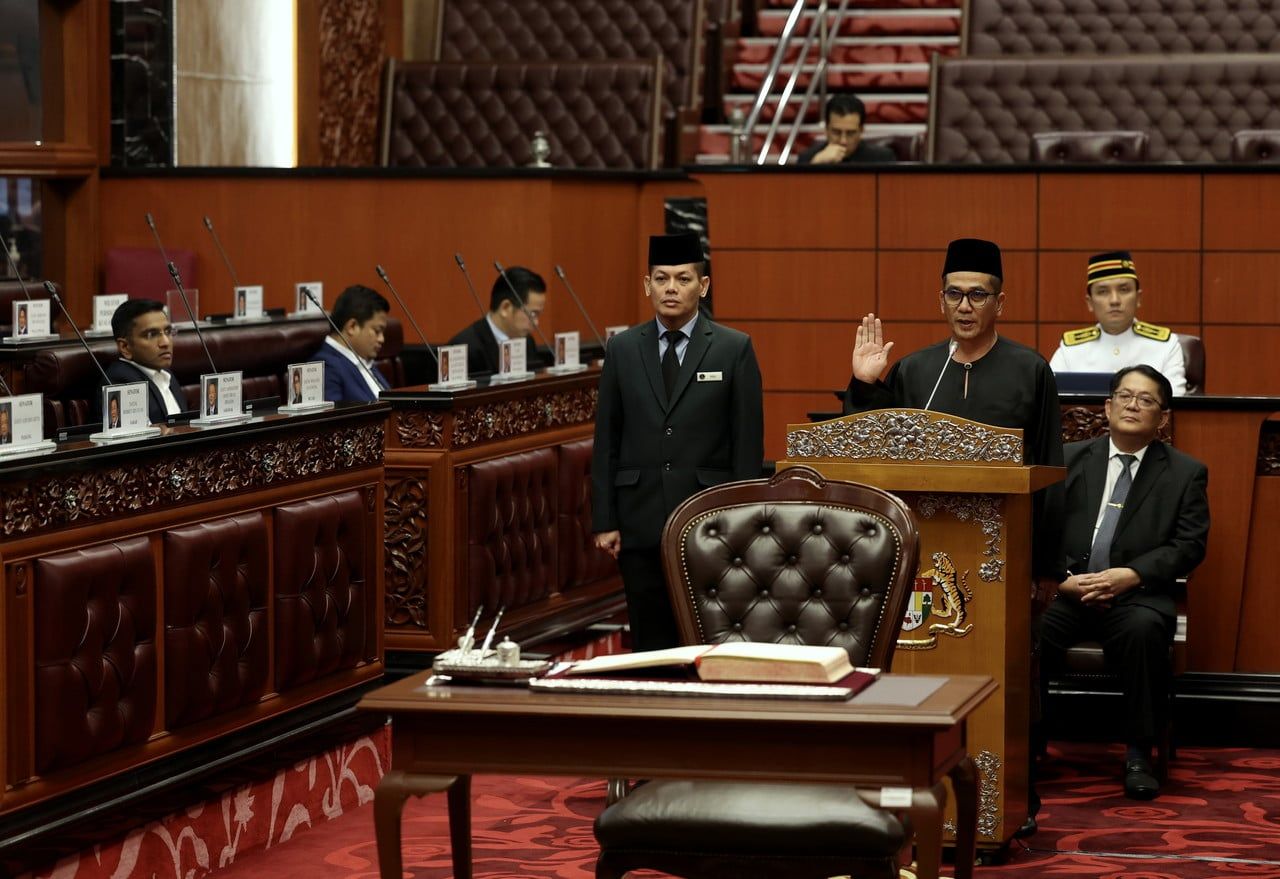 巫统及土保党区部主席   宣誓就任上议员