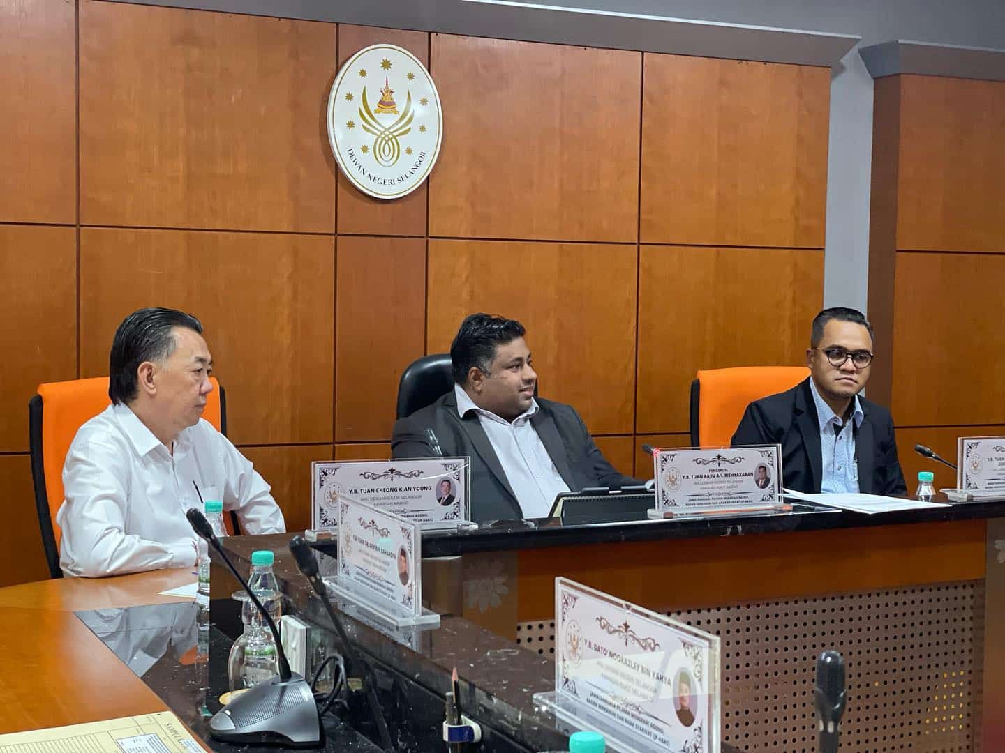 陆续开会商讨各事发挥制衡角色  雪特别遴选委员会全线上岗