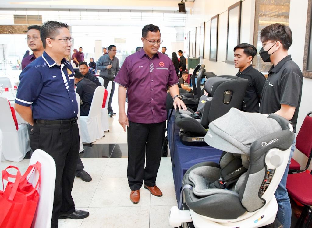 Skrin LED papar infografik kemalangan, pupuk kesedaran jaga keselamatan