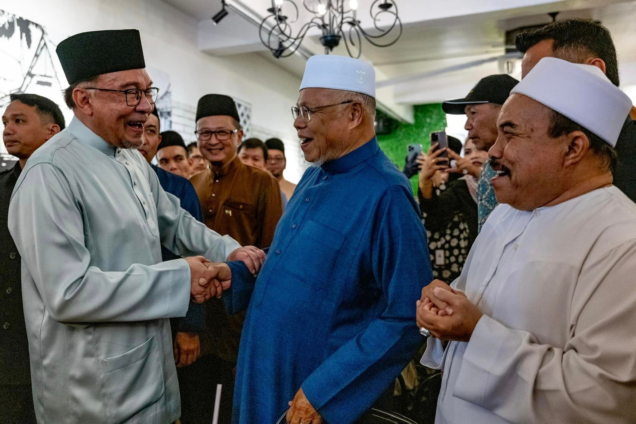 首相职继续由马来人担任  安华促反对党勿惹是生非