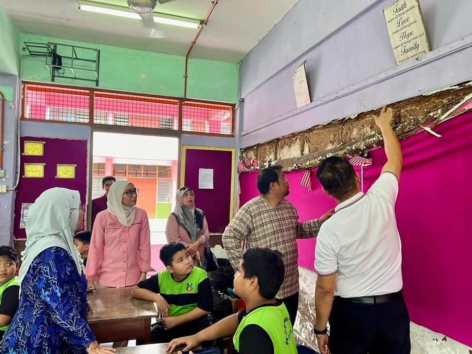 墙壁遭白蚁侵蚀塌下  李健聪立指示助理市议员寻策解决