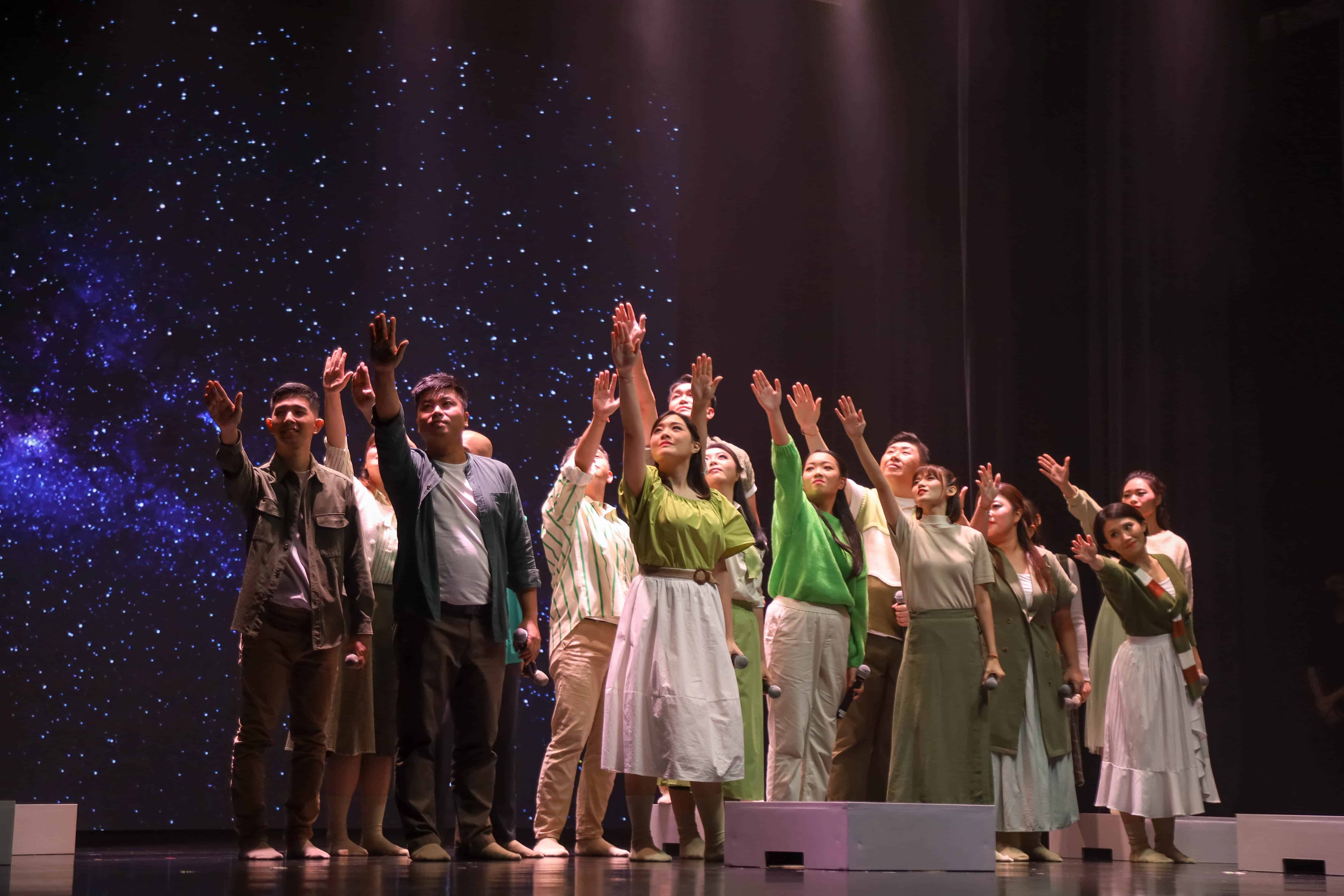 恒守愿田佛曲谈唱会演 吸引约1000人出席