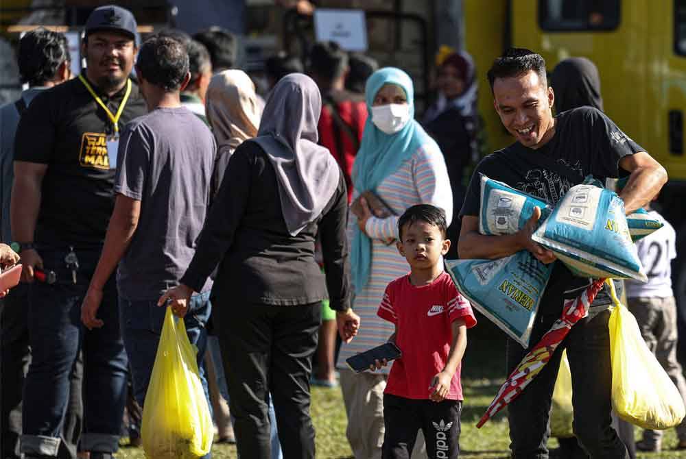 20 tan beras habis kurang dua jam pada program jualan termurah di Ipoh
