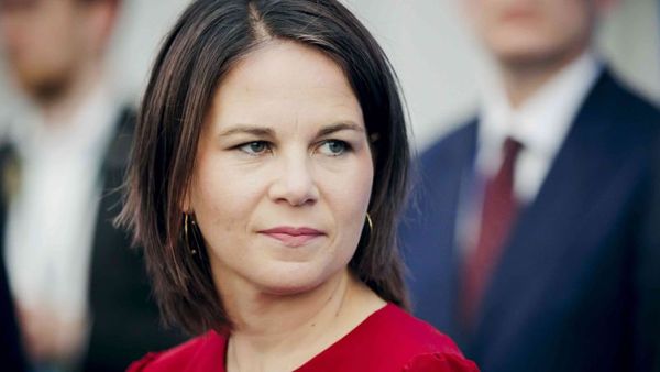 贝尔博克亚洲行访马拜会安华 马德外长会谈商国际区域课题