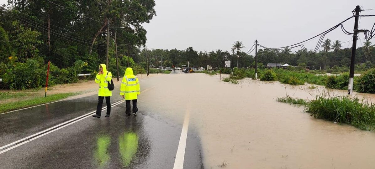 柔佛6河流水位危险   水灾灾黎今早增至6564人