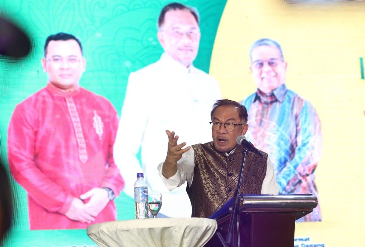 Meski dikritik, PM tekad siasat individu ternama curi wang rakyat