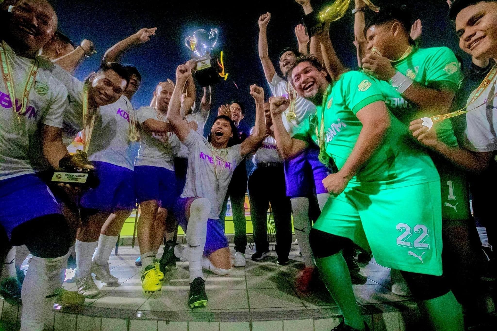 KDEB FC juara Liga Super Gombak Piala Amirudin Shari, bawa pulang RM3,000 