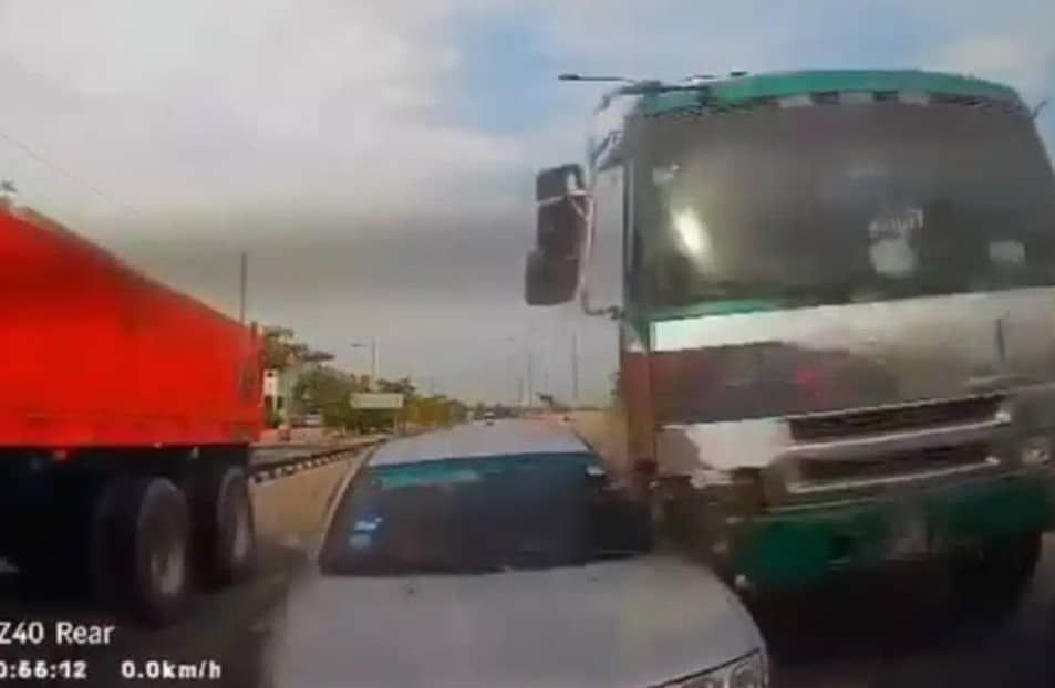 罗里煞车器失灵连撞6车  警开档调查