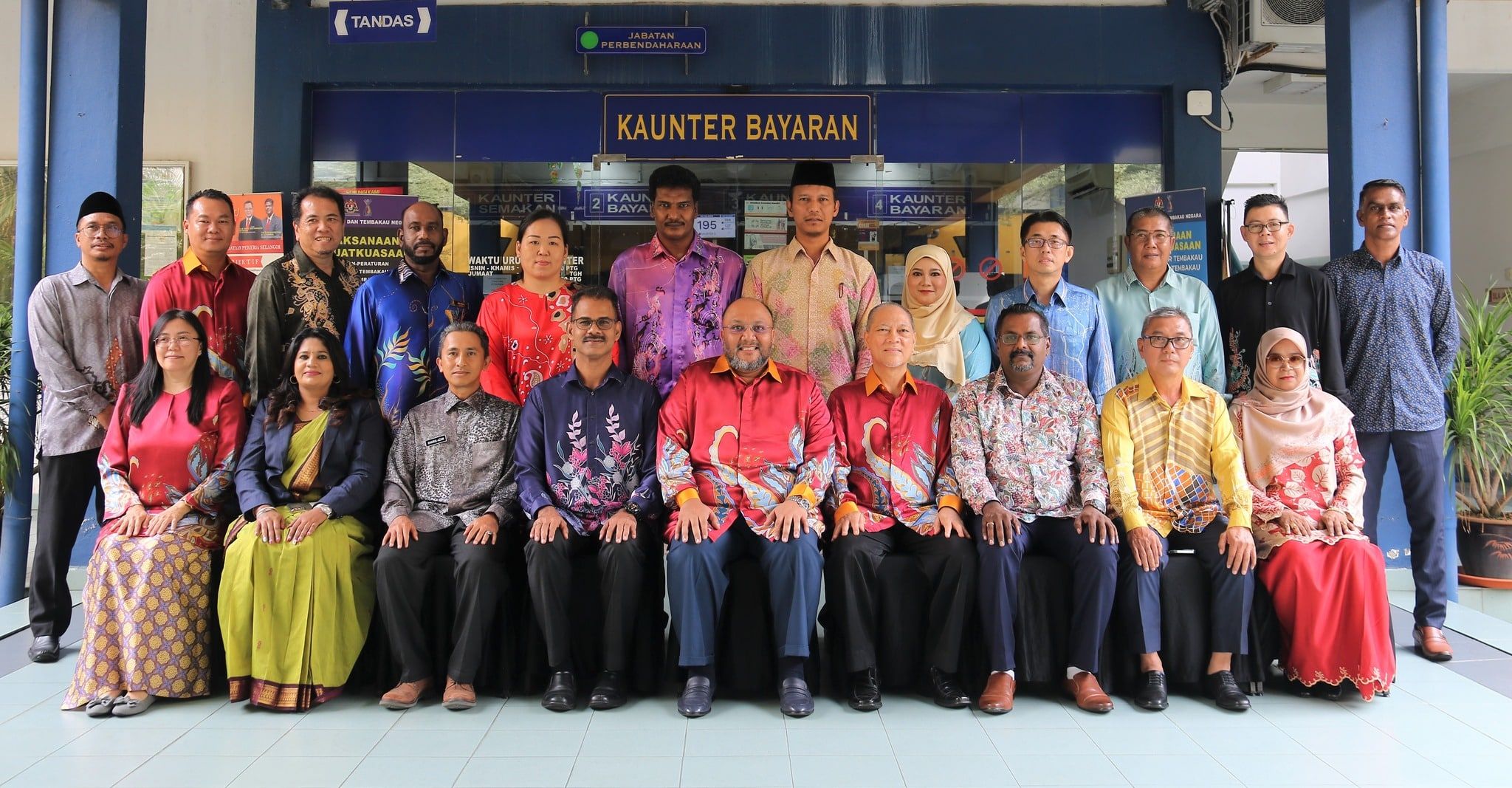 瓜冷17名新届市议员宣誓  7华裔市议员再度受命