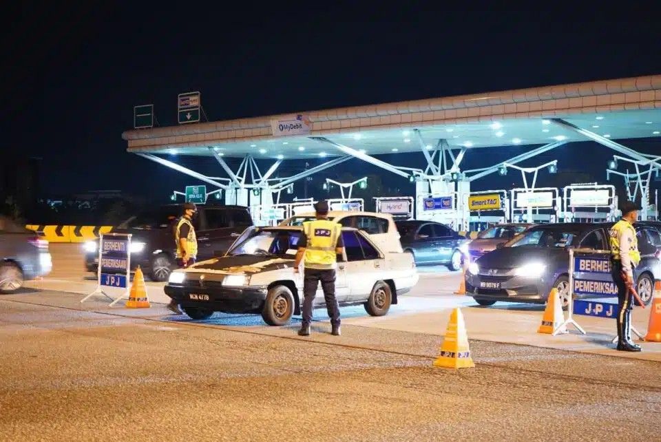 去年开逾30万张罚单  雪交通违规罚单增32%