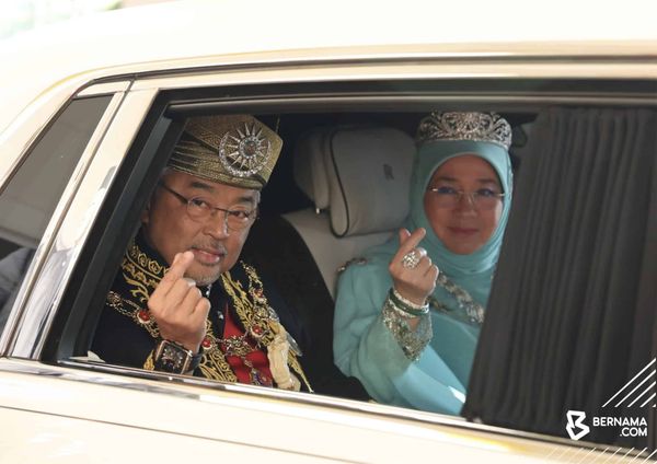 媒体出色报道元首卸任仪式 法米:展现独有君主立宪制