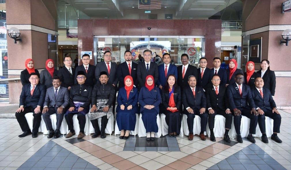 安邦再也市会23市议员宣誓  25%女性.7新面孔