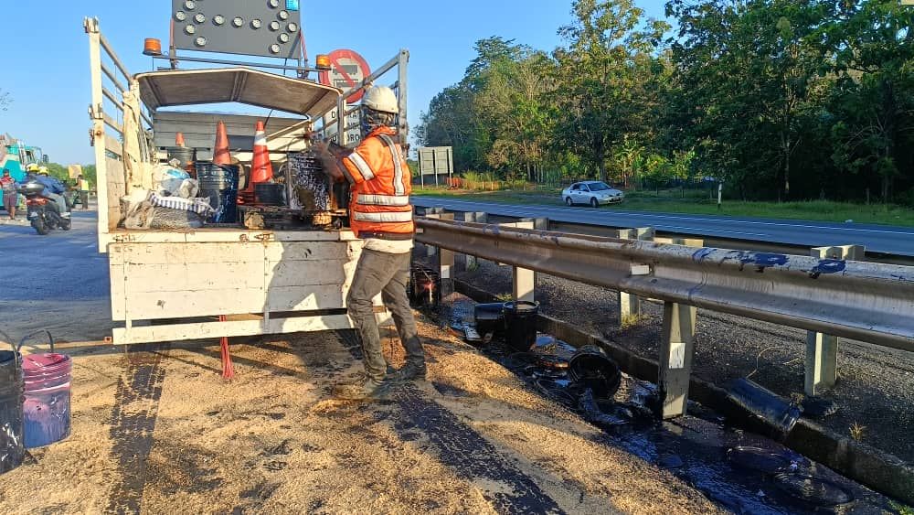 南北大道漆料泄漏   LUAS高效率免滤水站受污染