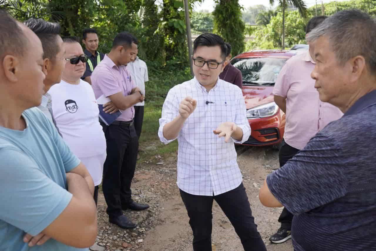 厂区只有一条出入口  蔡伟杰亲自走访了解情况