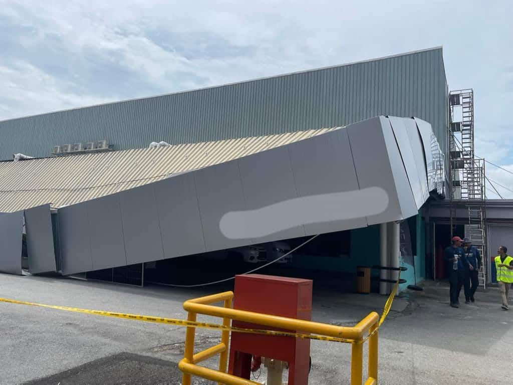 5工人安装太阳能电板时 屋顶突崩塌受轻伤