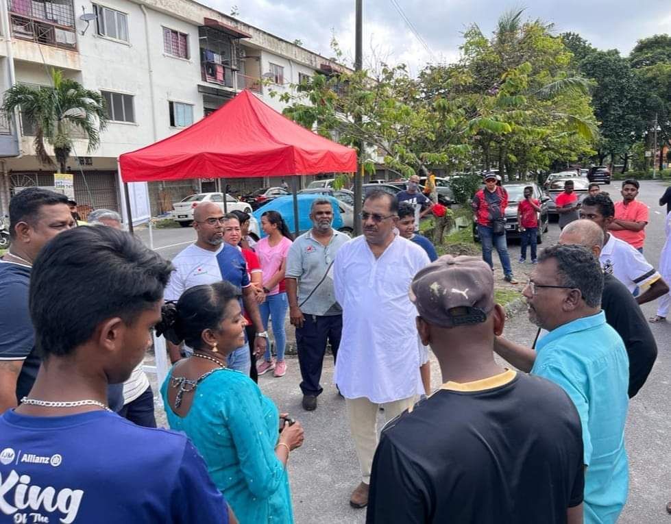 தாமான் மில்லேனியம் குடியிருப்பாளர் சங்க பாதுகாப்பு குழுவைக் குணராஜ் தொடக்கி வைத்தார்