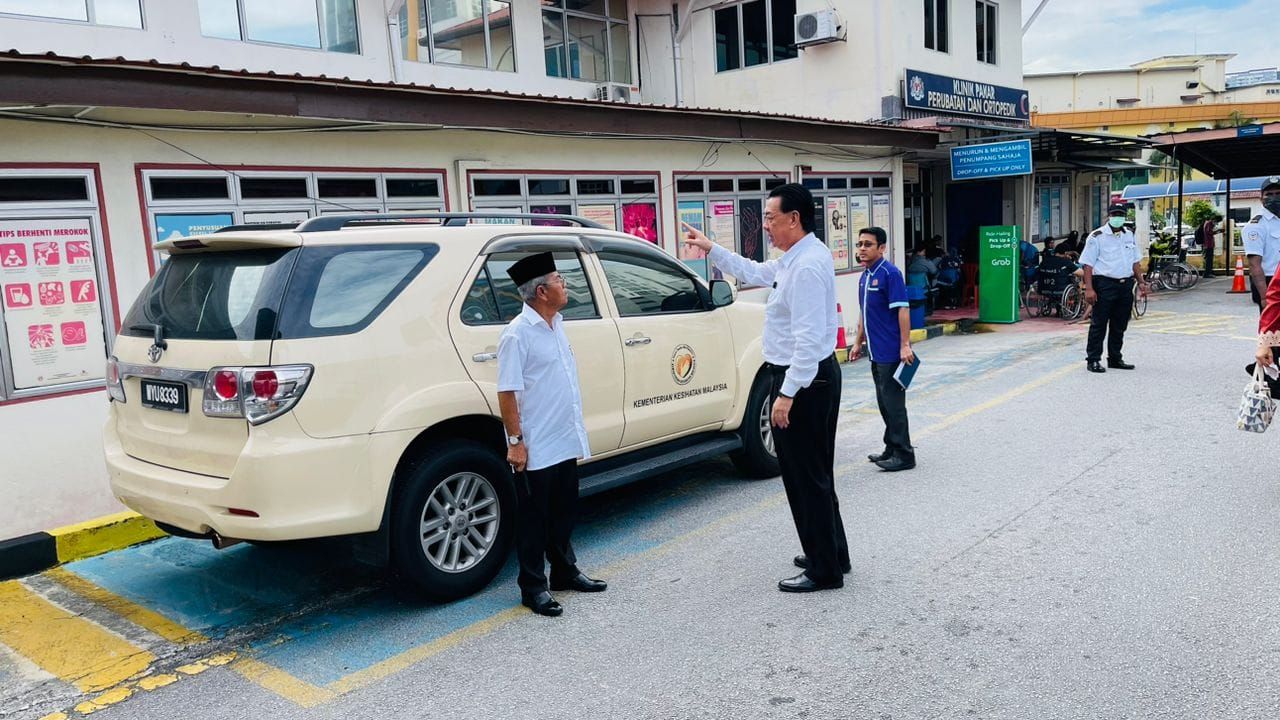 与加影医院管理层会面  张睷洋承诺修路洞.装遮雨棚